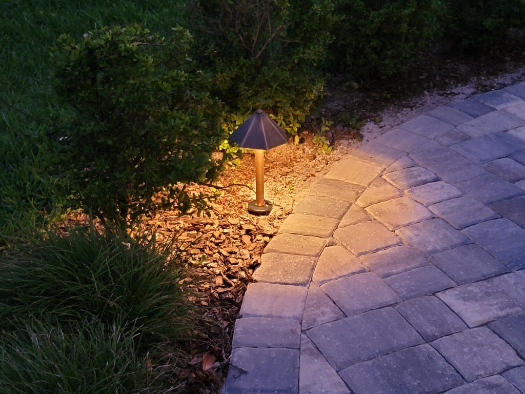 14" Brass Path Light