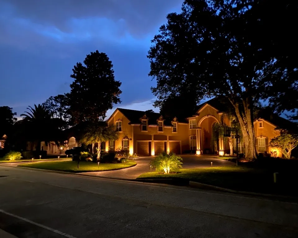 Full Color Integrated Lighting in White