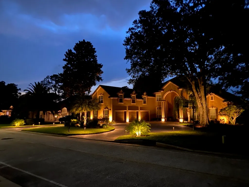 Full Color Integrated Lighting in White
